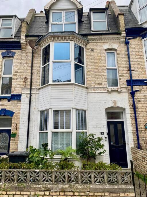 Chic Townhouse Near Tunnels Beaches Ilfracombe Esterno foto