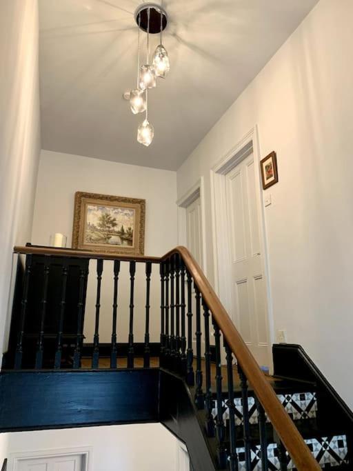 Chic Townhouse Near Tunnels Beaches Ilfracombe Esterno foto