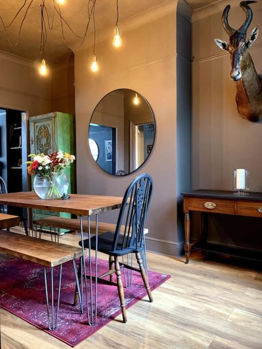 Chic Townhouse Near Tunnels Beaches Ilfracombe Esterno foto