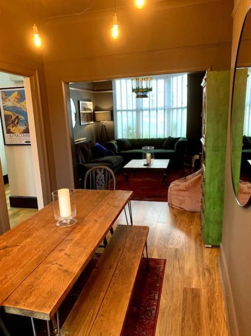 Chic Townhouse Near Tunnels Beaches Ilfracombe Esterno foto