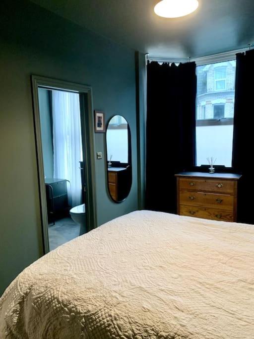 Chic Townhouse Near Tunnels Beaches Ilfracombe Esterno foto