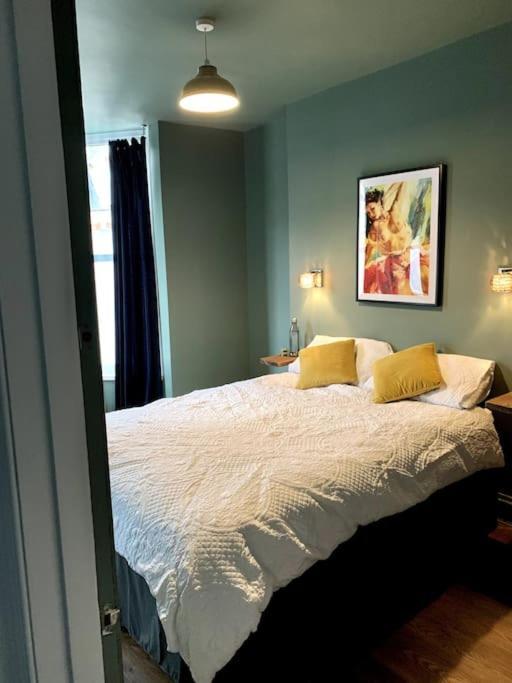 Chic Townhouse Near Tunnels Beaches Ilfracombe Esterno foto
