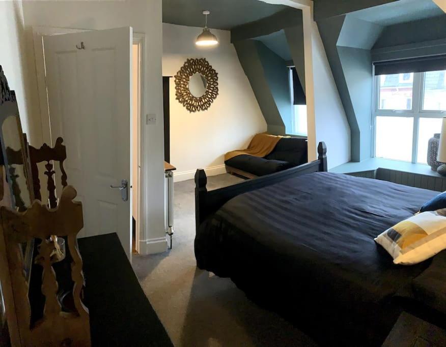 Chic Townhouse Near Tunnels Beaches Ilfracombe Esterno foto